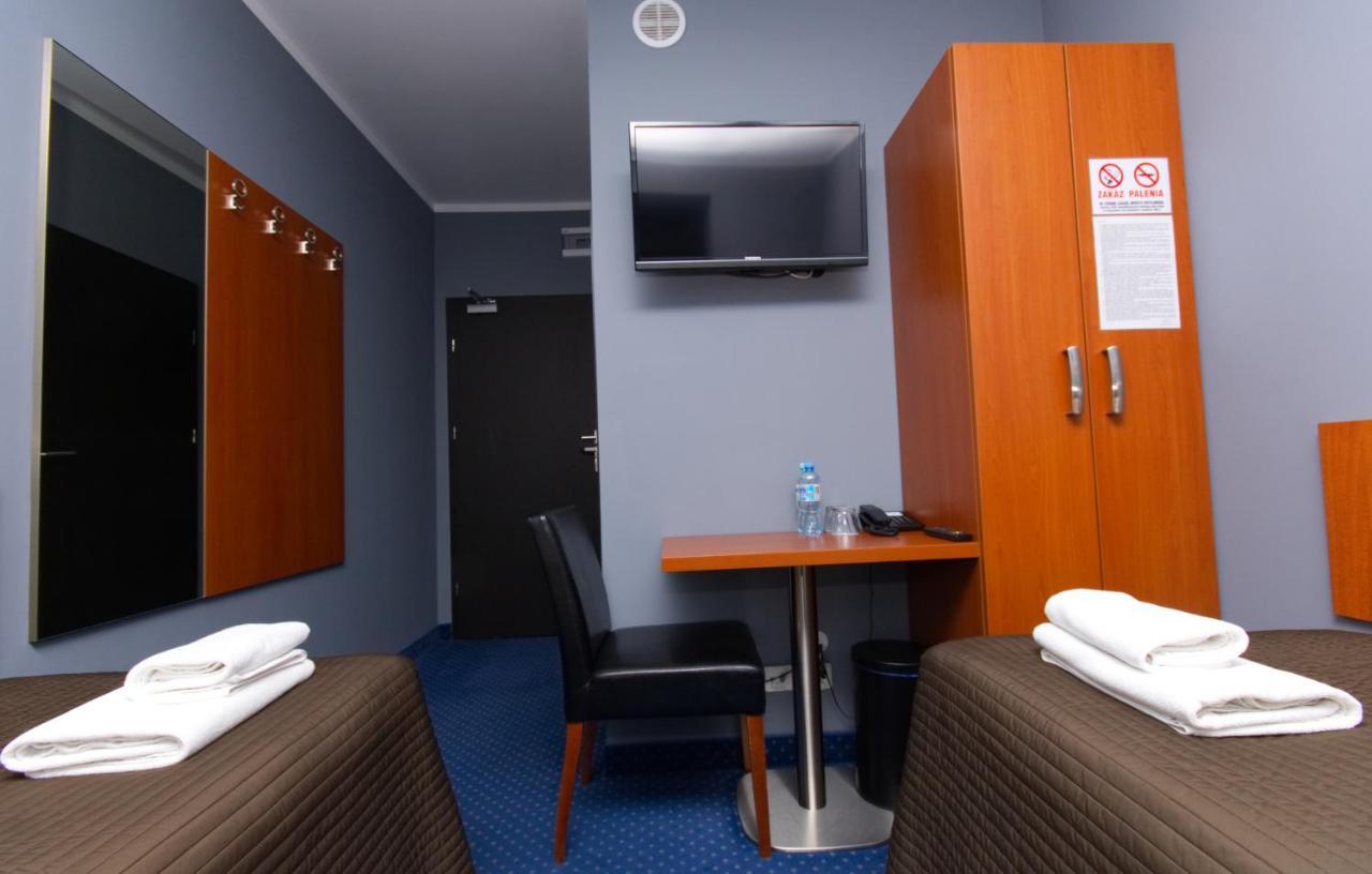 Hotel Level Rypin Buitenkant foto